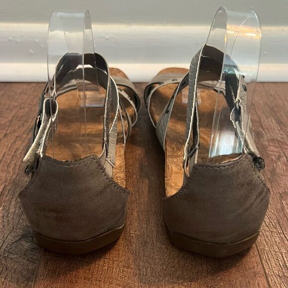 BEARPAW Julianna Pewter Sandals Sz 9 Silver/Pewter - Picture 12 of 16